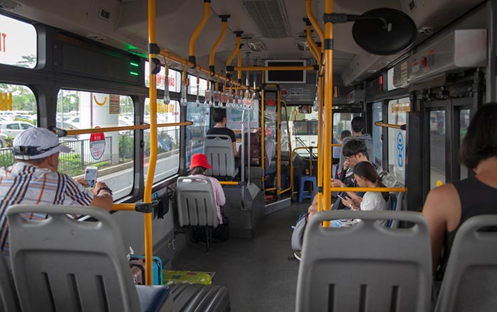 Del aeropuerto de Hanoi a la ciudad en autobús público