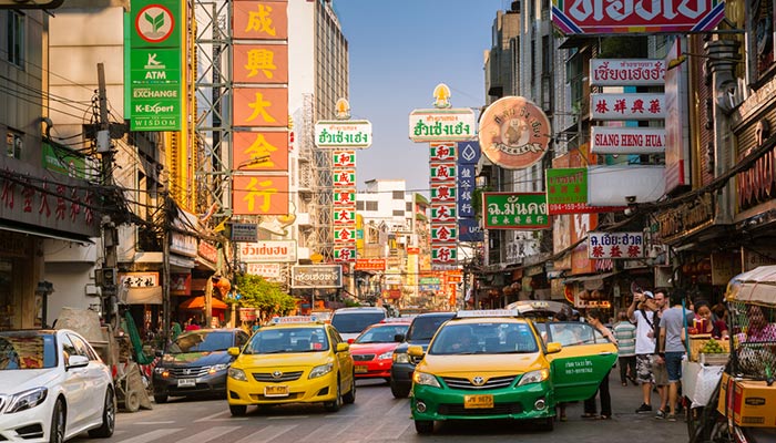 Taxi en el barrio chino de Bangkok