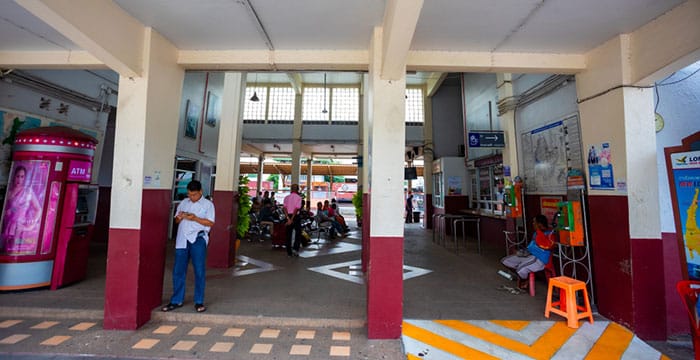 Boletos para la estación de tren de Surat Thani