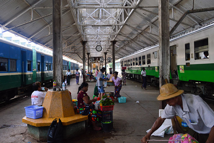 Rangún a Bagan en trenes